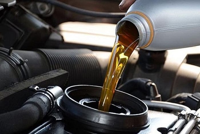 thay nhớt máy hút chân không
